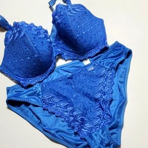 Bra Set Size 40D Blue Lace By  Delta Burke